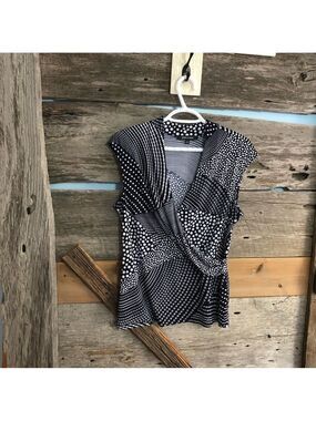 JONES Studio Size Med Dark Navy/White Polka Dot Sleeveless Blouse